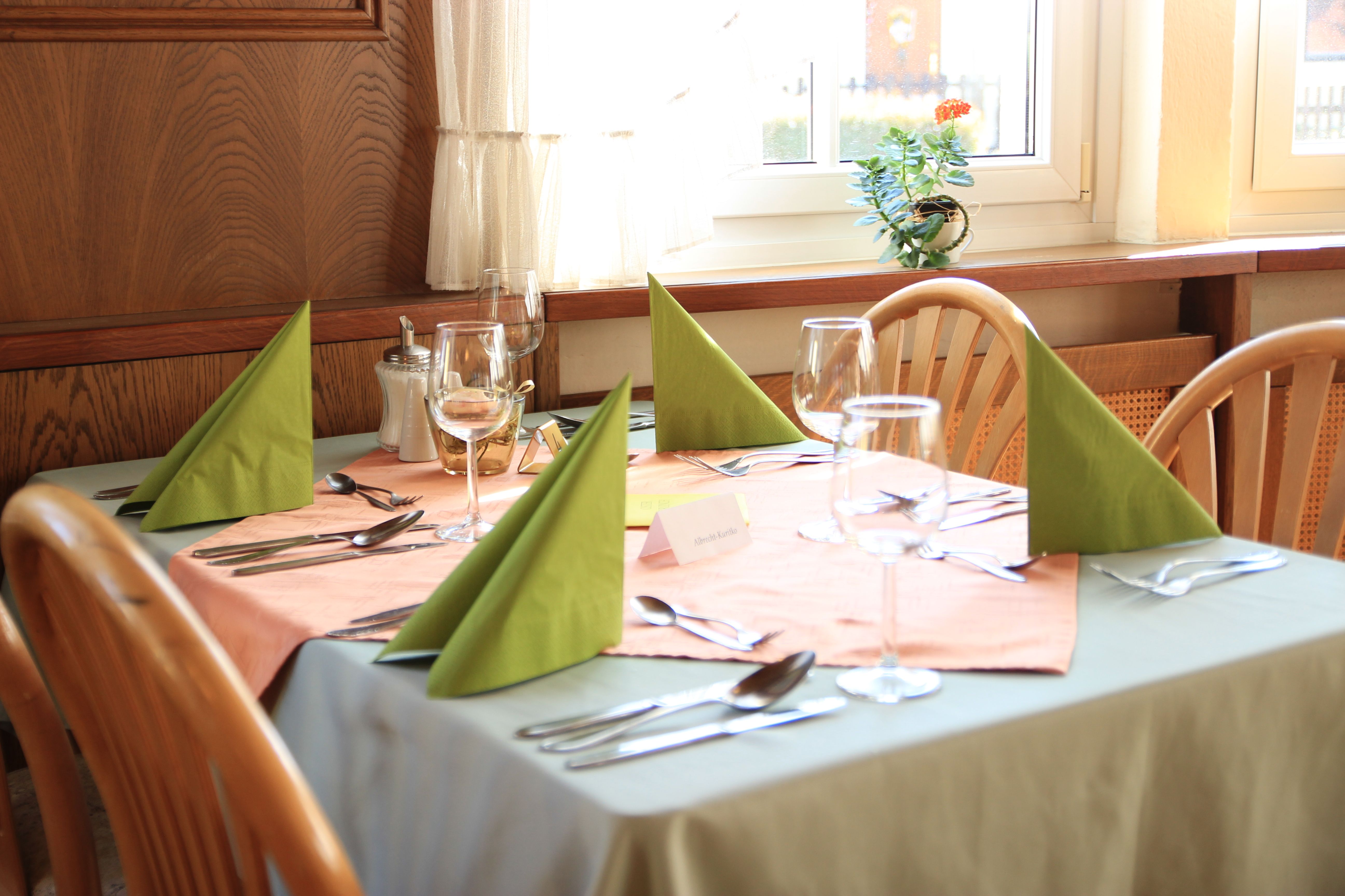Gedeckter Tisch